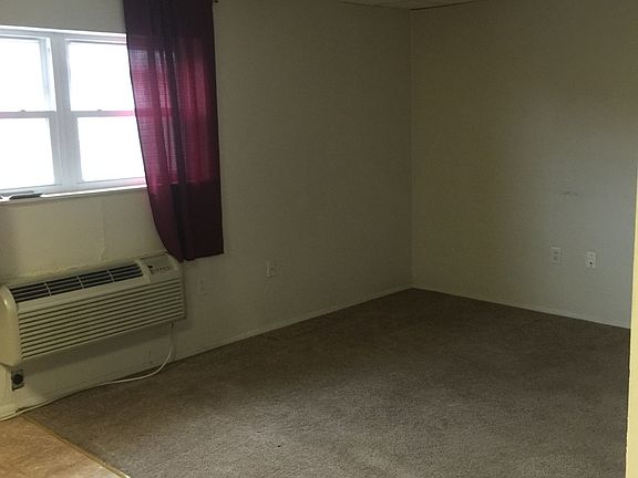 3rd image of 113 E Middle St #1-4