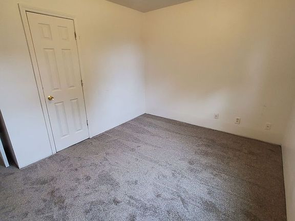 4th image of 922-924 Elm St