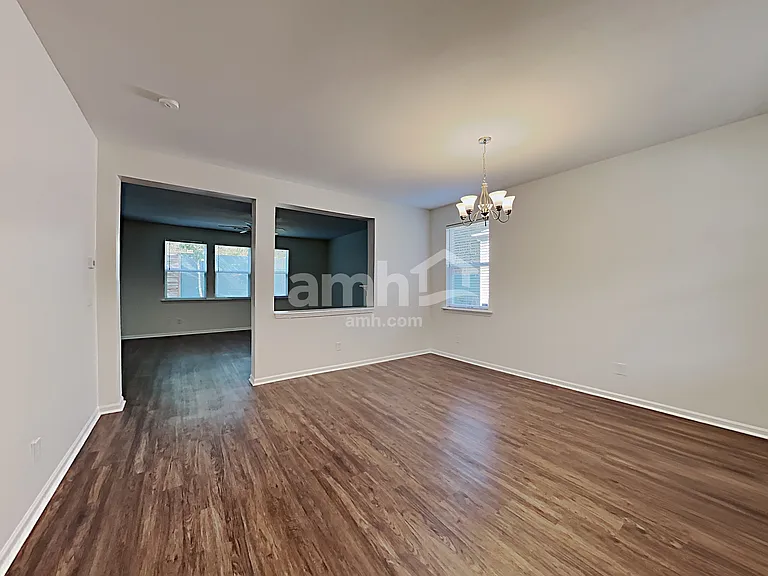 407 Howell Xing — Photo 10