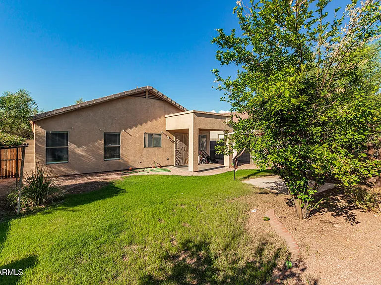 1525 W Burgess Ln — Photo 4