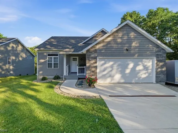 682 Grand Valley Dr, Howard, OH 43028