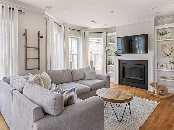 2nd image of 854 E Broadway #3