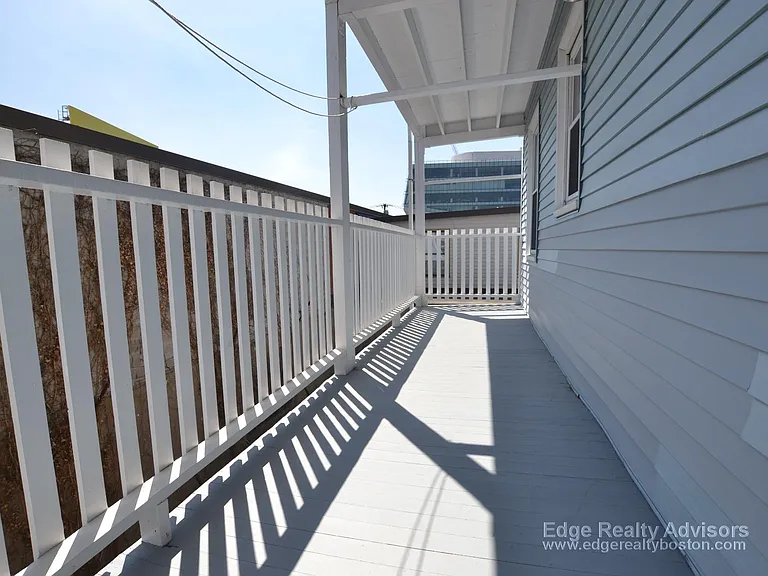 15 Litchfield St #2 — Photo 8