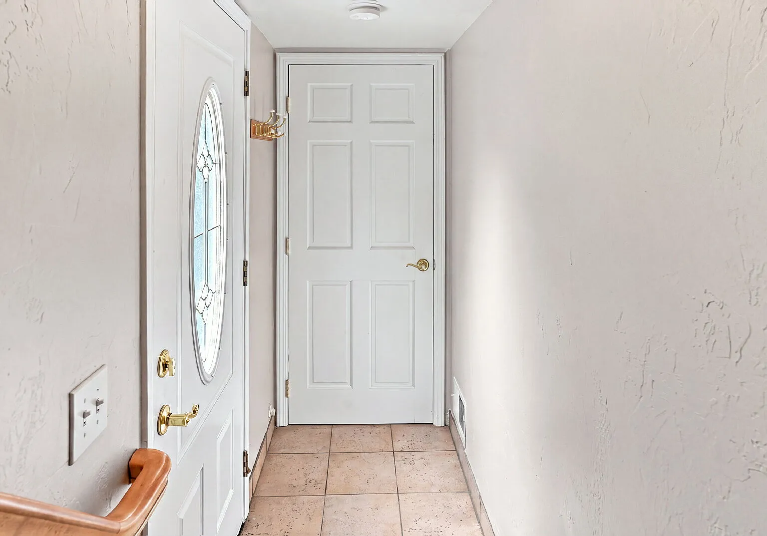 2 bed, 1.0 bath, 860 sqft, $1,946 — Photo 4