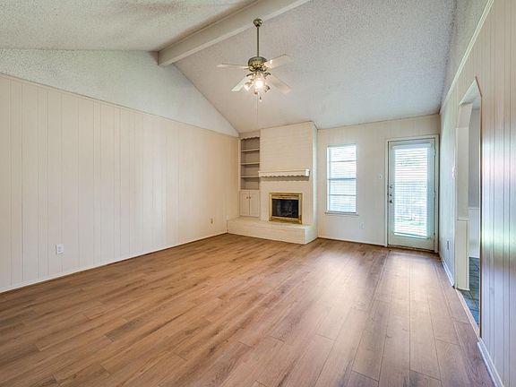 2nd image of 2121 Northglen Dr