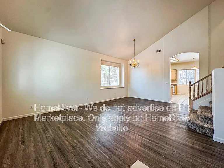2128 Topham Ct — Photo 3