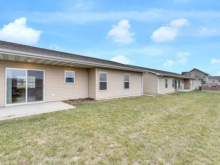 5482 Summerland Dr — Photo 18