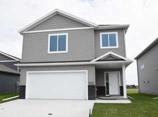 3624 30th St S, Moorhead, MN 56560
