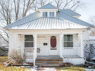 605 NW Cross St, Mount Sterling, IL 62353