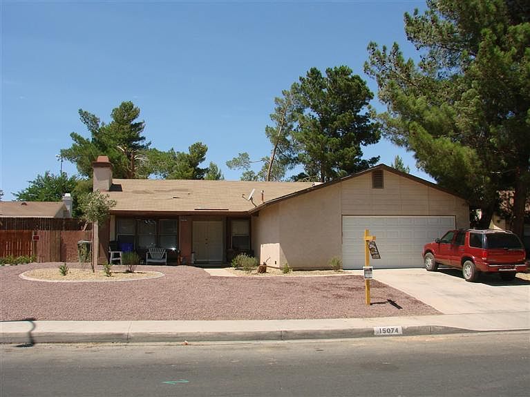 2nd image of 15074 Dakota St