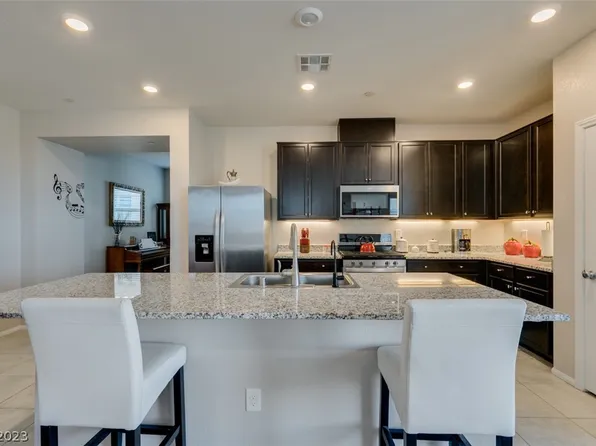 988 Soaring Moon Dr, Henderson, NV 89015