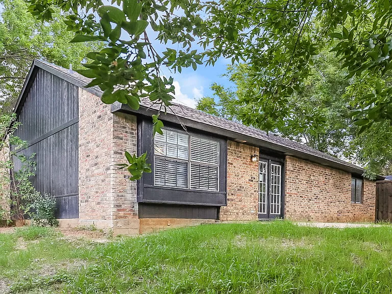4200 Cranbrook Dr — Photo 16