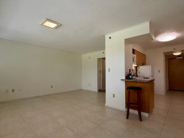 545 Queen St APT 334, Honolulu, HI 96813