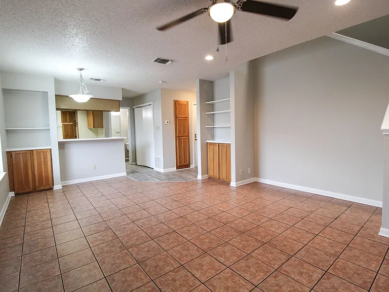 961 Schertz Pkwy — Photo 6