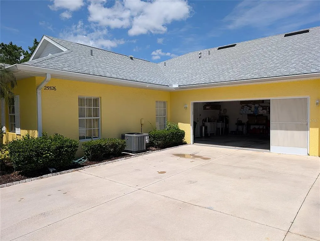 2 bed, 2.0 bath, 1368 sqft, $4,000 — Photo 2