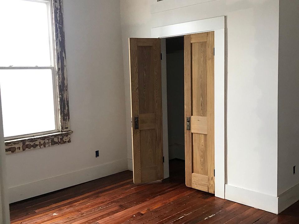 1st image of 2131 Urquhart St