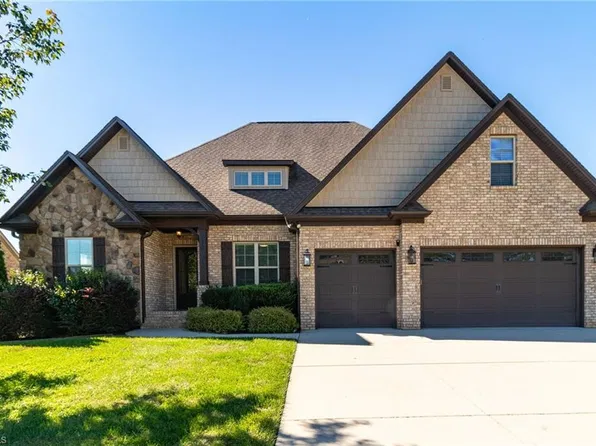 145 Winged Foot Ct, Winston Salem, NC 27107