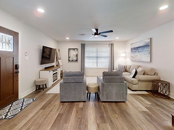 5th image of 1425 Blackhawk Cir