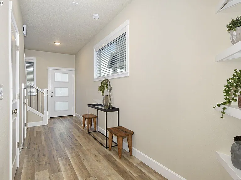 539 NE 80th Ave — Photo 3