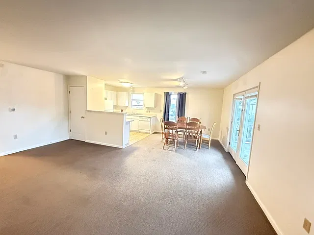 2 bed, 1102 sqft, $1,550 — Photo 1