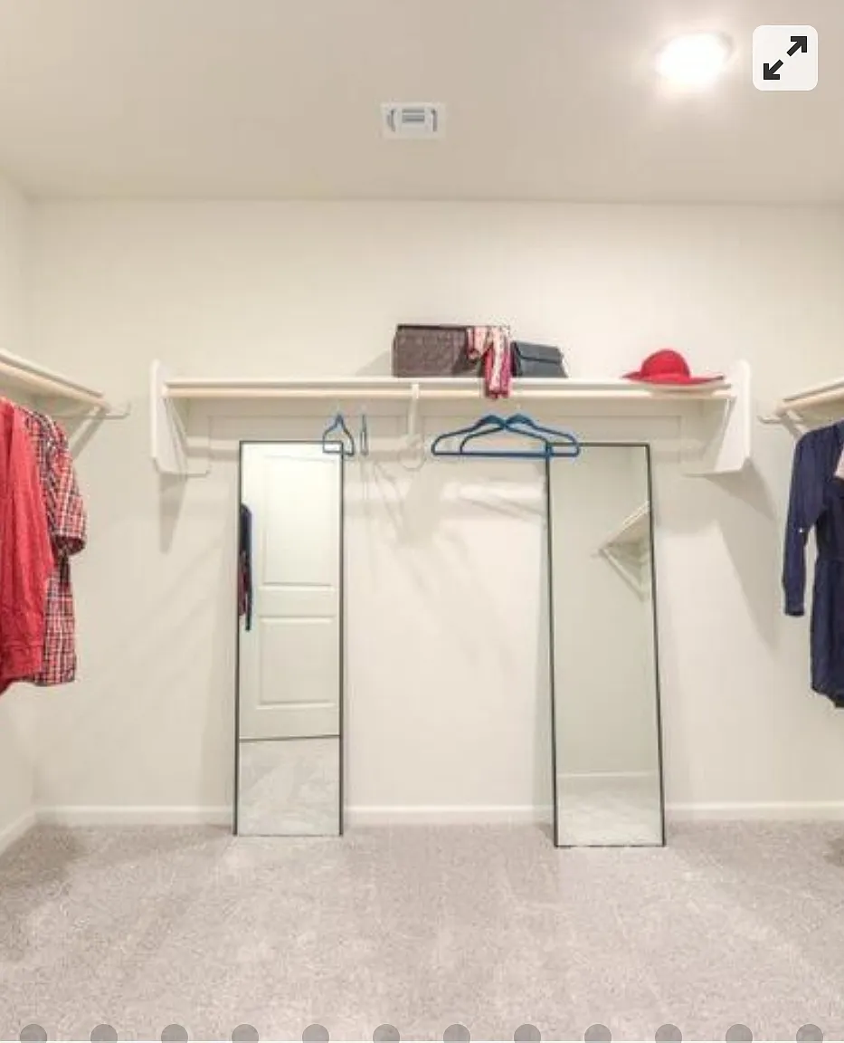 4 bed, 1915 sqft, $2,099 — Photo 4