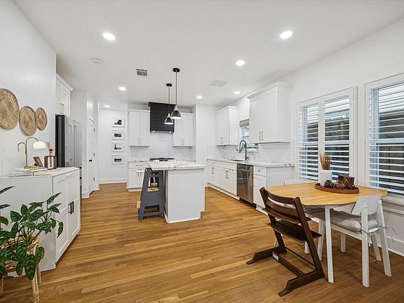 4th image of 207 Tabor St