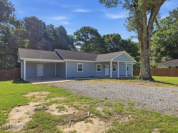 4th image of 526 Andrew Chapel Rd
