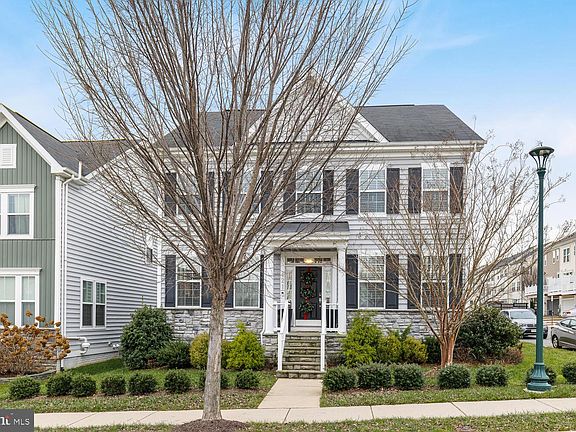 3rd image of 121 Freesia Ln