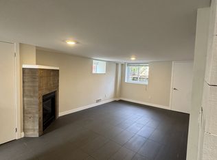 40 Bond St, Oakville, ON L6K 1L7