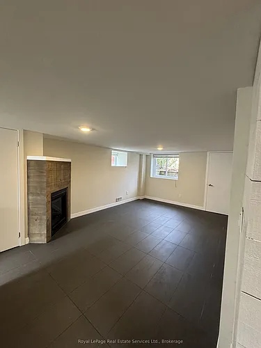 40 Bond St Photo 1