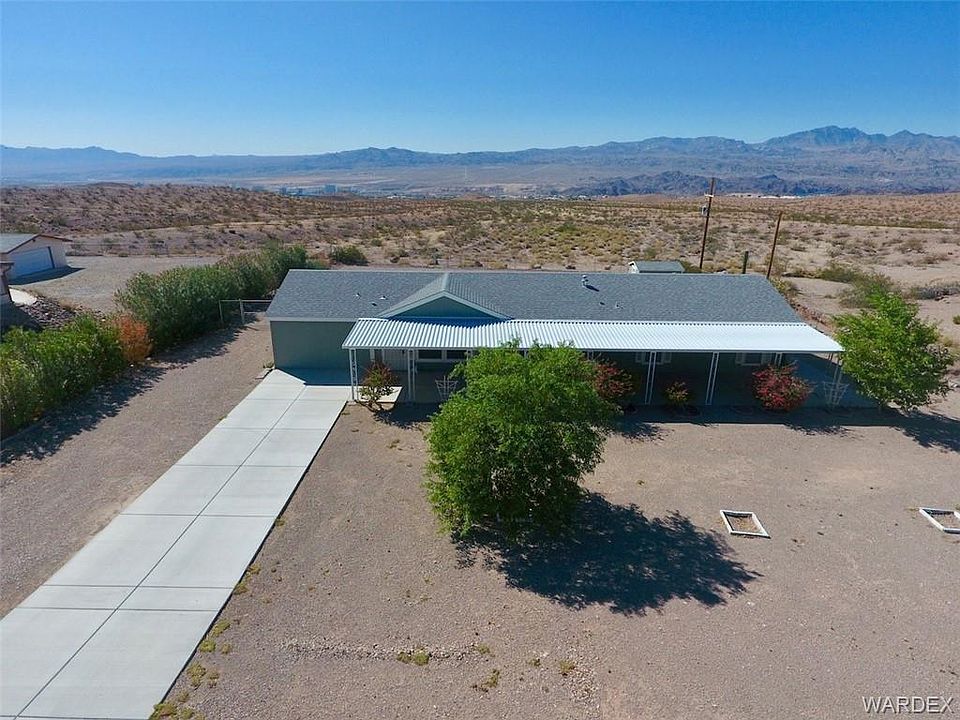 1st image of 835 Los Flores St