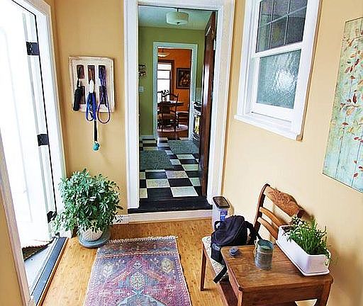 Upstairs entrance hall way