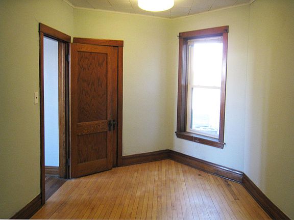 5th image of 2343 N Avers Ave #1