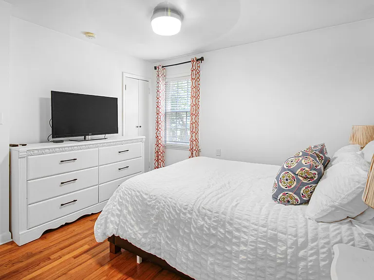 1111 Glen Ct — Photo 7