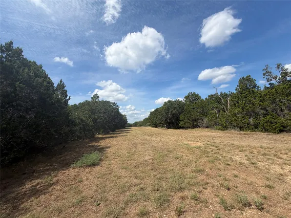 384 River Trail Rd, Pipe Creek, TX 78063