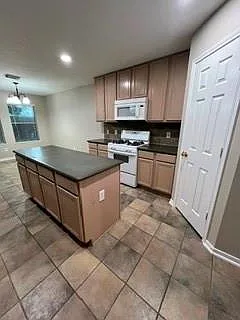 2239 Tourney Ln — Photo 9