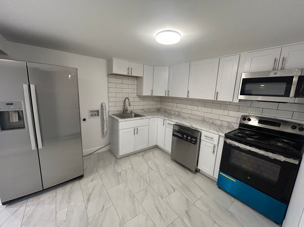 960 Main St Unit B