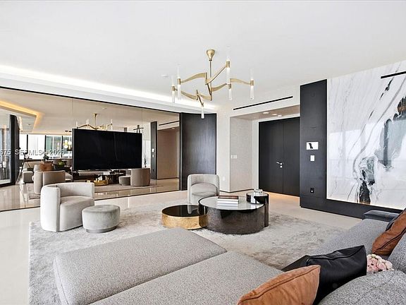 3rd image of 1000 Biscayne Blvd #4102