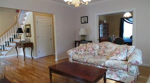 1st image of 20 McKenzie Ln