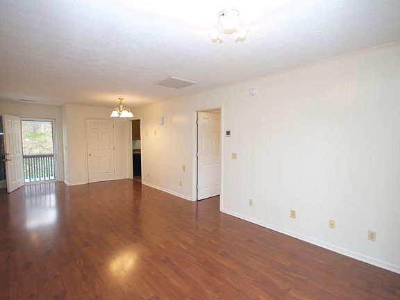4th image of 9 Shanna Dr APT 4