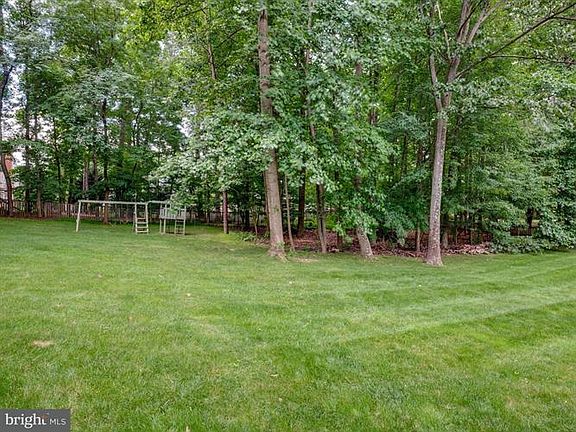 3rd image of 11005 Sweetmeadow Dr