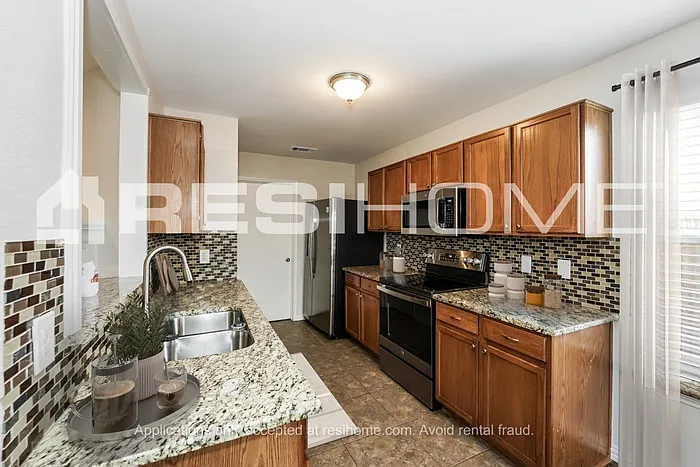 2968 Saint Bernard Dr — Photo 2