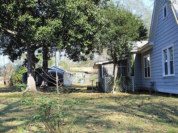 5th image of 960 College St