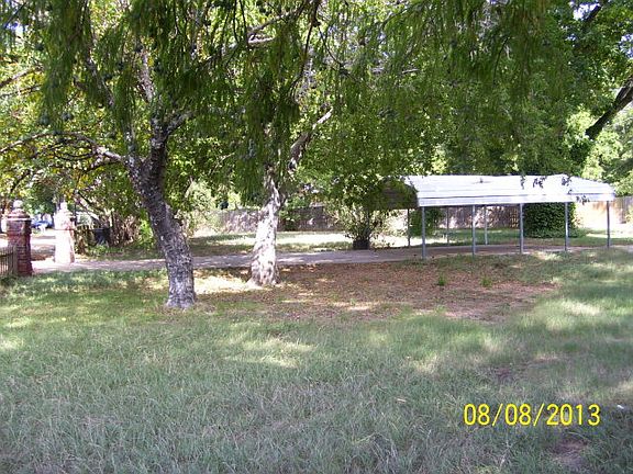 4th image of 303 Gammage St