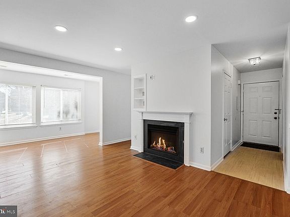2nd image of 2807 Lee Oaks Ct APT 102