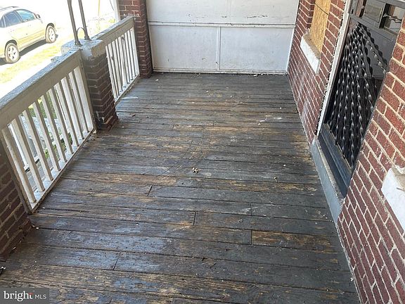 3rd image of 1037 McDowell Ave