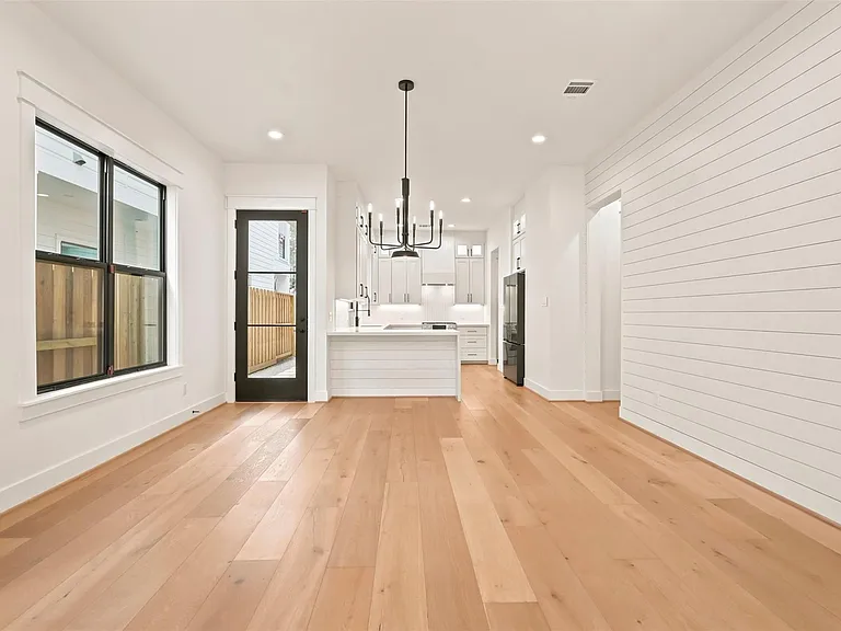 1435 Lawrence St — Photo 5