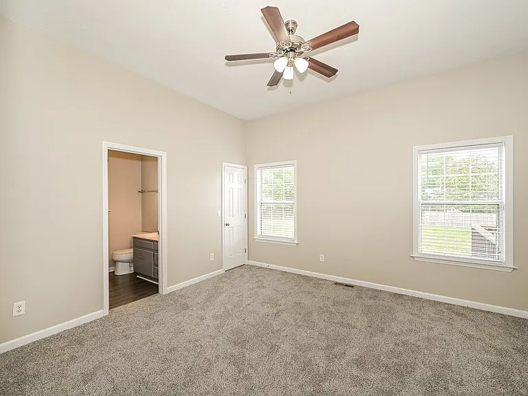 239 Heritage Cir E — Photo 10