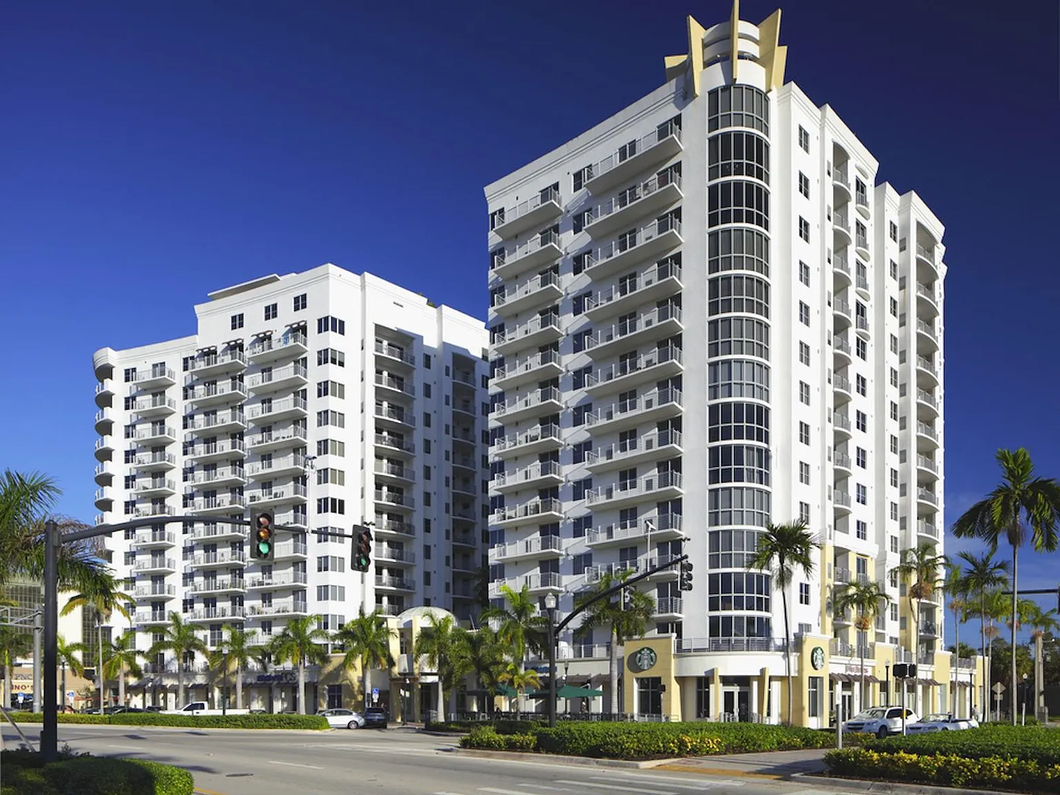 1 bed, 1.0 bath, 899 sqft, $2,200 — Photo 2