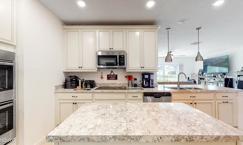 1st image of 301R Granite Pl